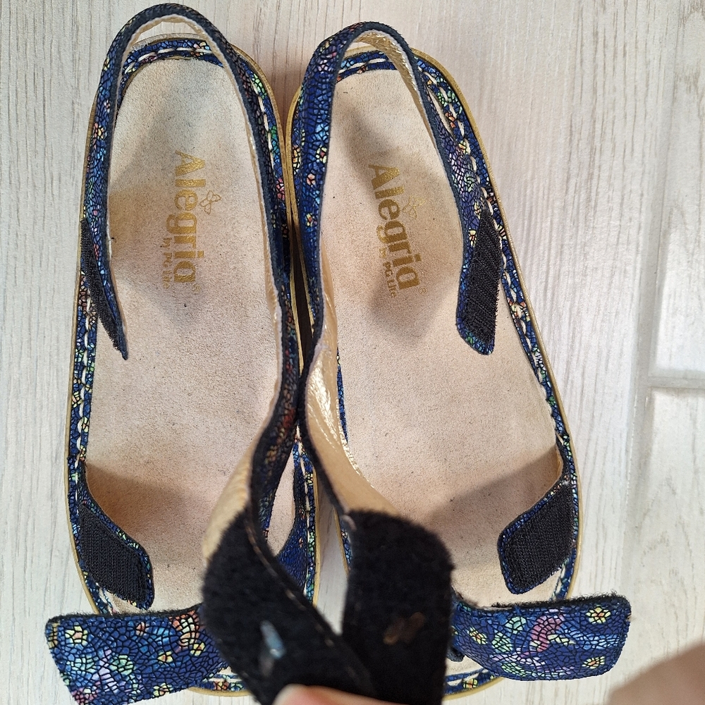 Alegria Kendra Blue Mosaic Leather T-Strap Sandals Women’s Size 38 - 8 - Picture 10 of 11